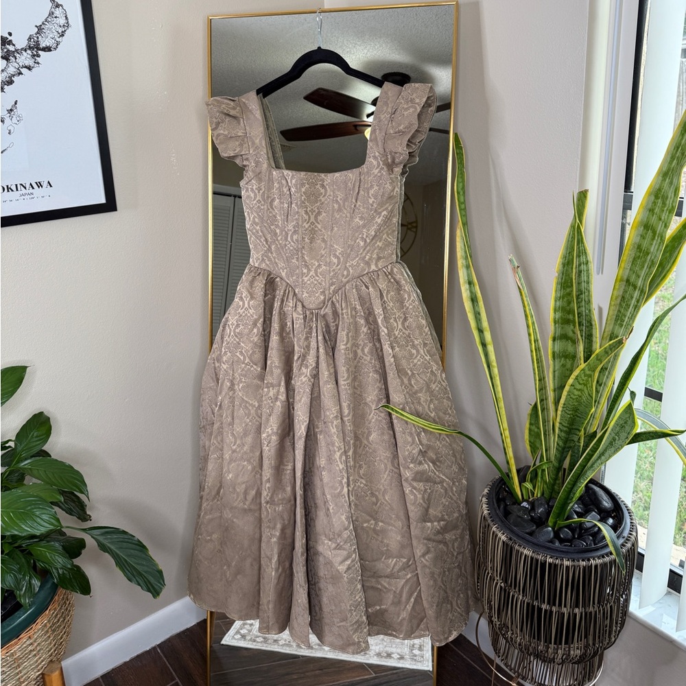 HOUSE OF CB 'Alessandra' Gold Jacquard Midi Dress w/ Detachable Bow NWOT - Picture 5 of 10